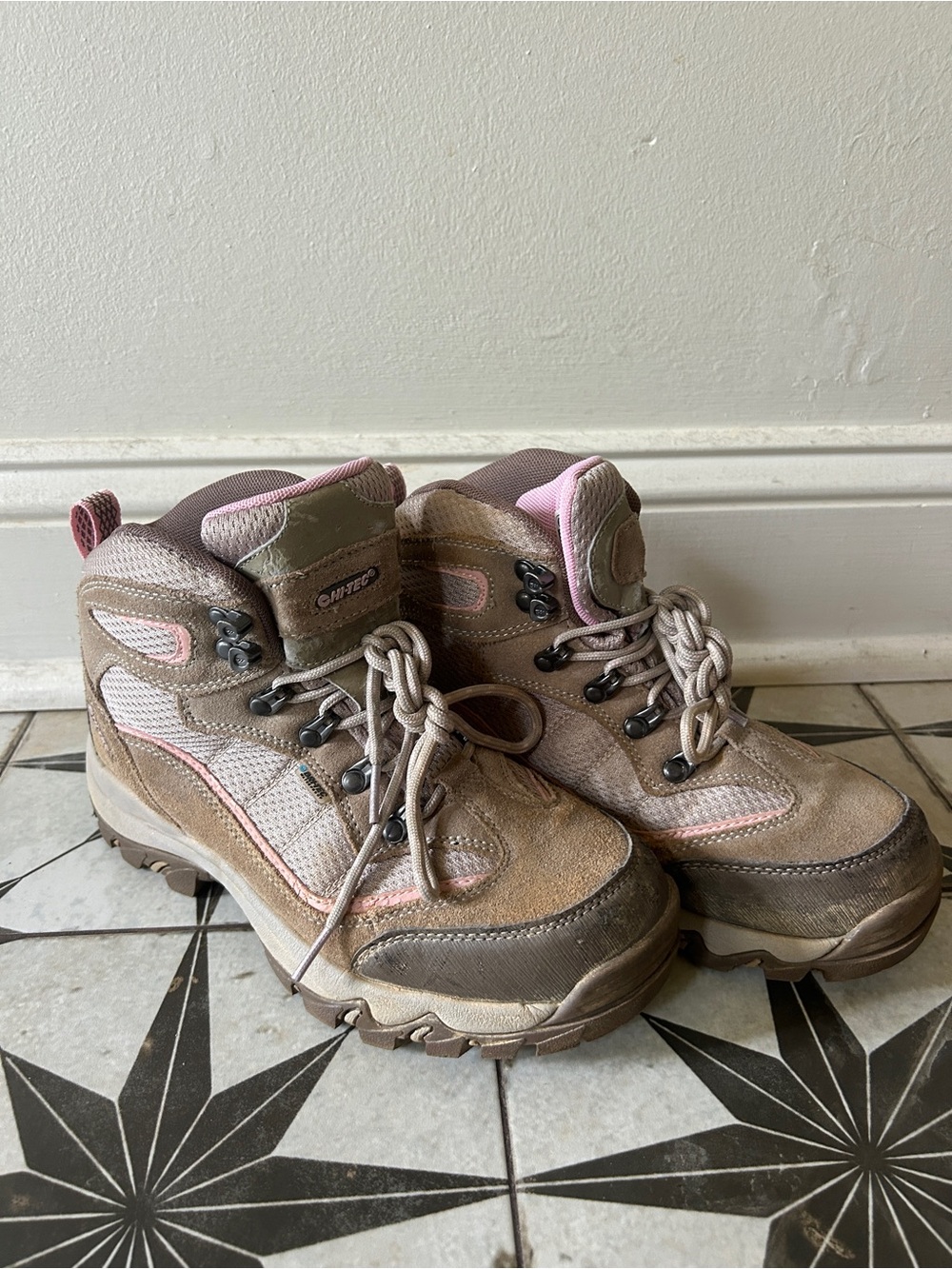 Hi-Tec waterproof hiking boots in brown & pink